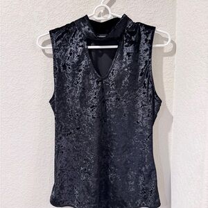 Chic Black Sleeveless Blouse